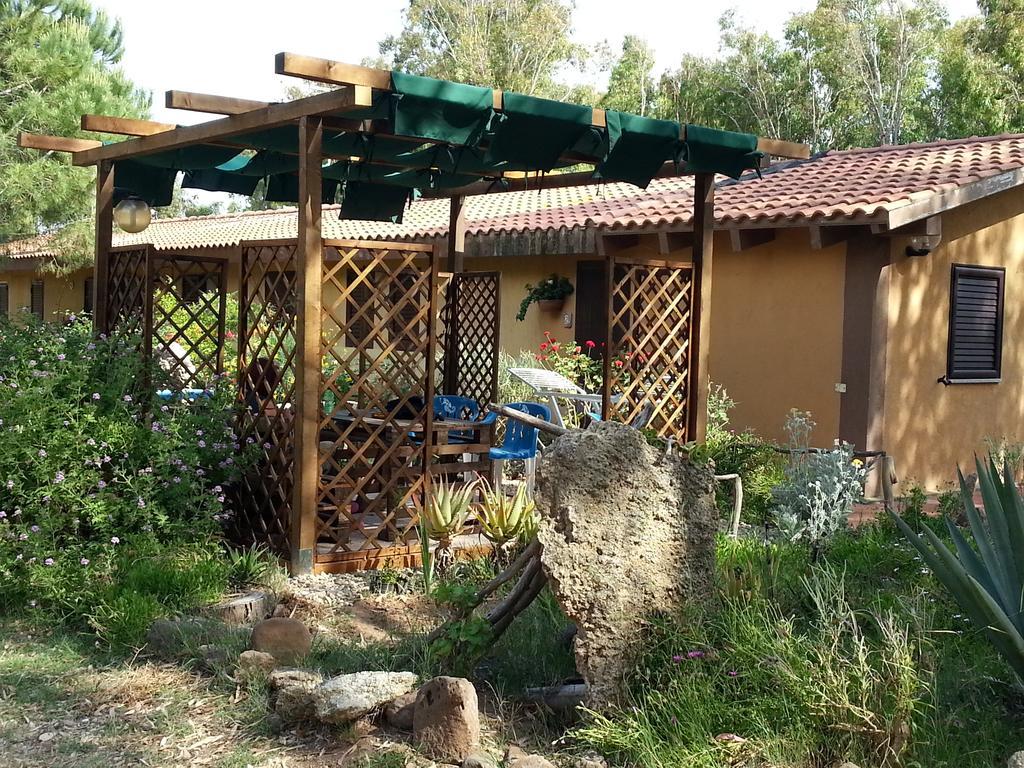 Tharros B&B Сан-Джованни-ди-Синис Экстерьер фото