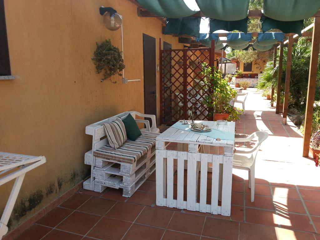 Tharros B&B Сан-Джованни-ди-Синис Экстерьер фото