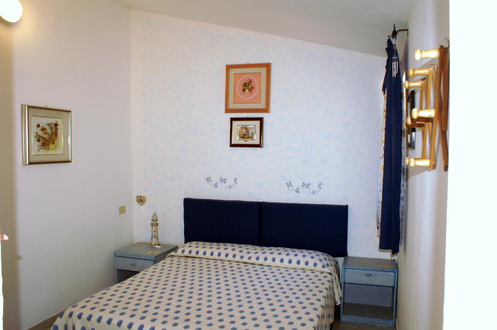 Tharros B&B Сан-Джованни-ди-Синис Номер фото